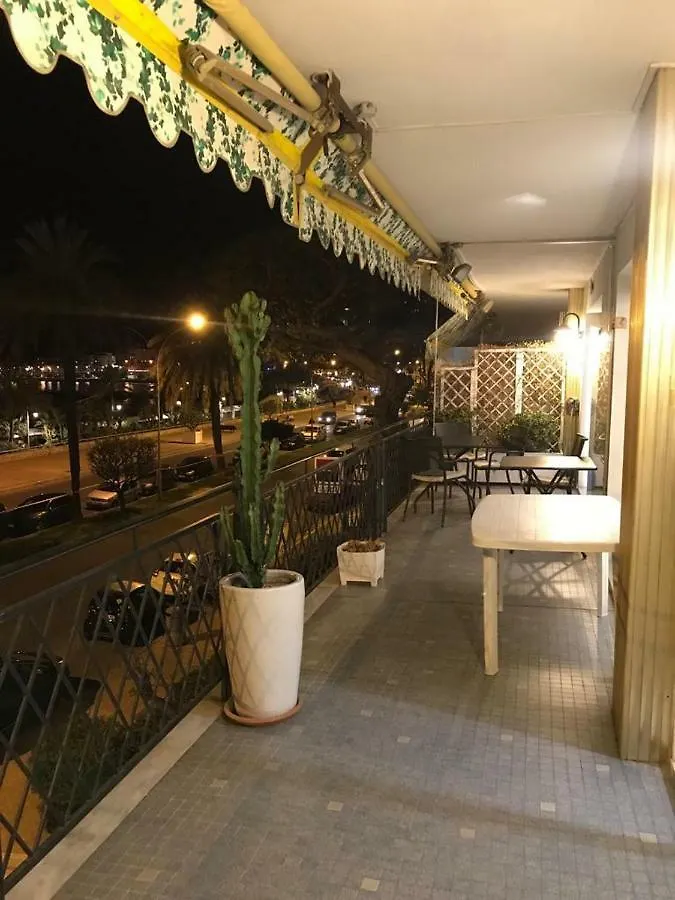 Apartmán Menton Smartworking And Relax On The Beach, Seaview