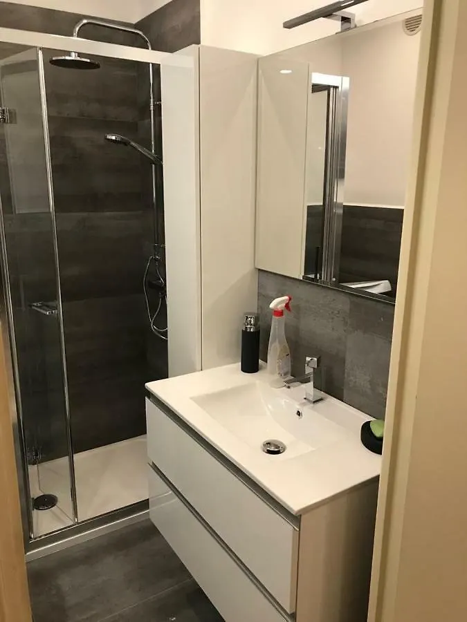 Apartment Menton Smartworking And Relax On The Beach, Seaview